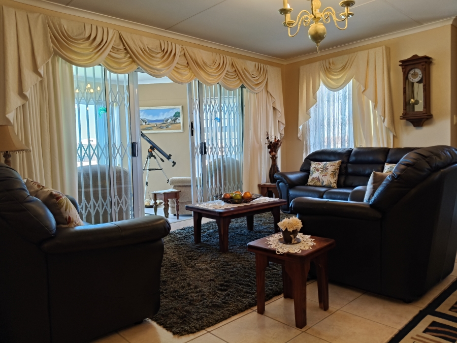 3 Bedroom Property for Sale in Wavecrest Eastern Cape